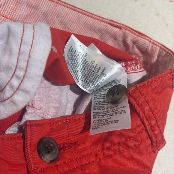 The North Face red knee length shorts SZ 4 - Picture 8 of 8